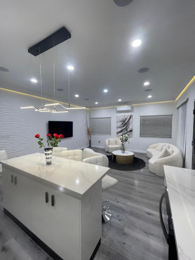 Luxury 2 Bedroom Villa ハンティントンビーチ エクステリア 写真