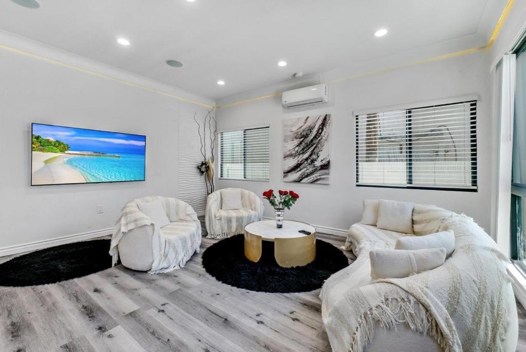 Luxury 2 Bedroom Villa ハンティントンビーチ エクステリア 写真