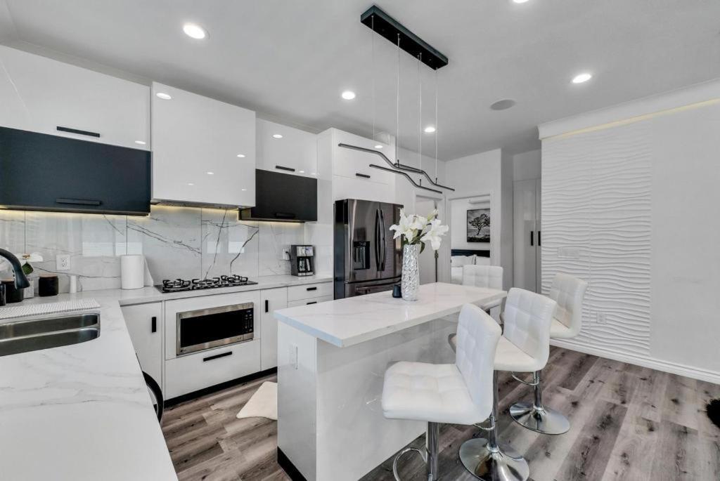 Luxury 2 Bedroom Villa ハンティントンビーチ エクステリア 写真